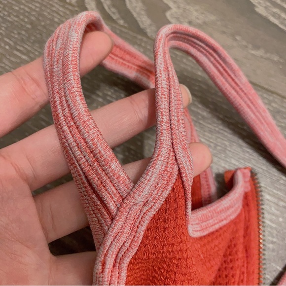 NWT UO out from under zipper front cropped tank top/bra top XS/S - Picture 6 of 7